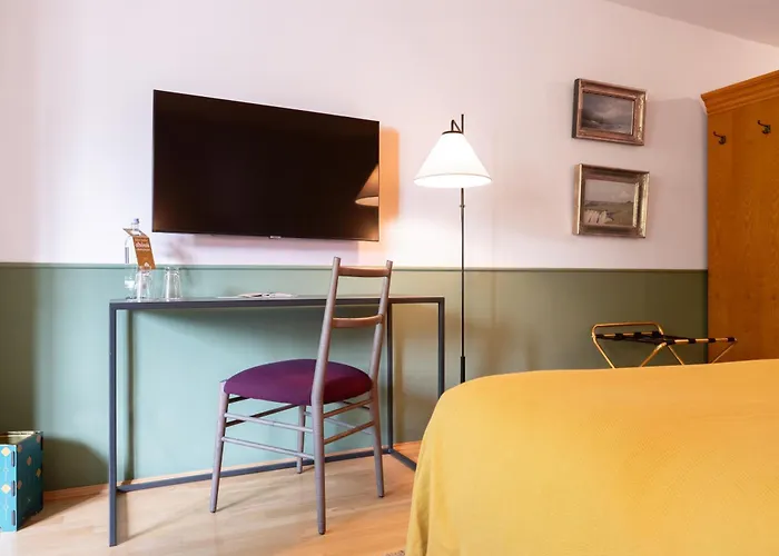 Henri Hotel 4*