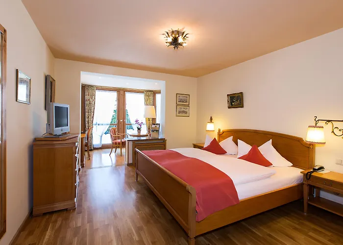 Henri Hotel 4*